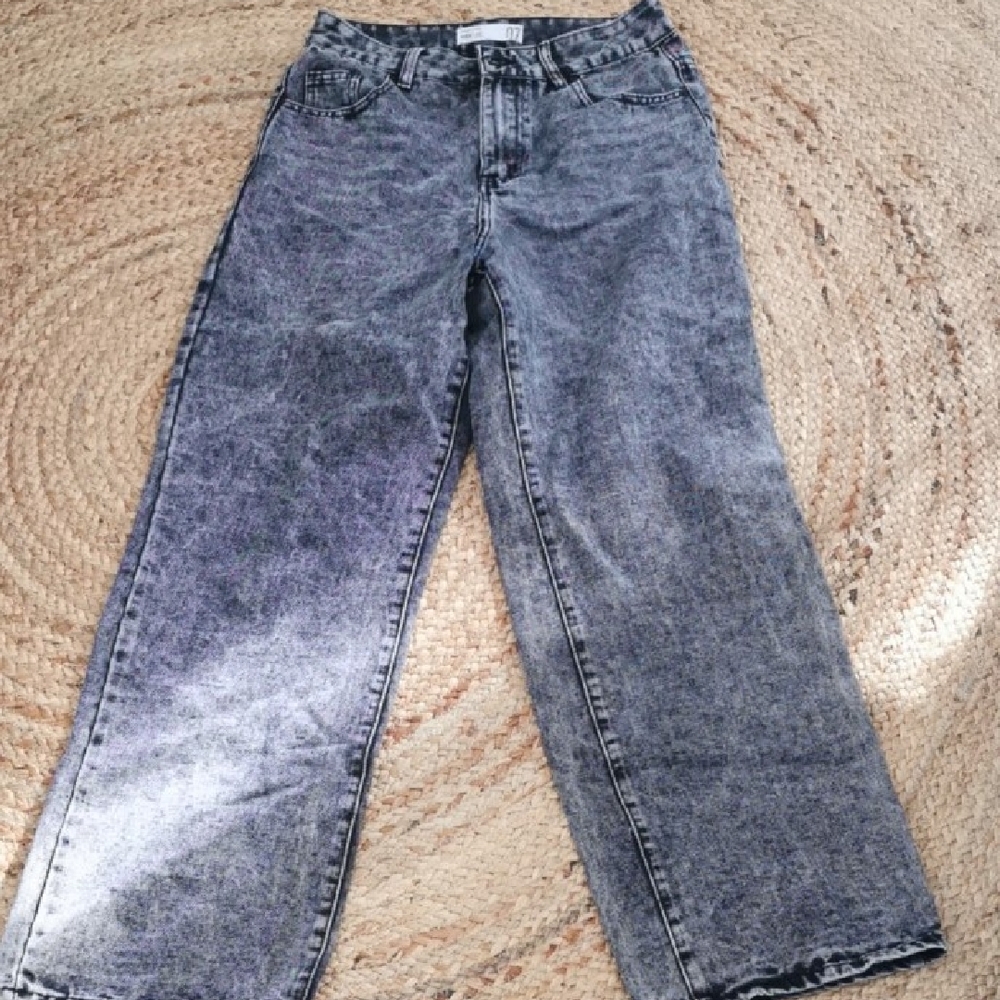 Refuge denim distressed black wide leg jeans. Size 7